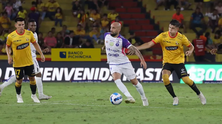 Luca Sosa se salvó de la tarjeta roja