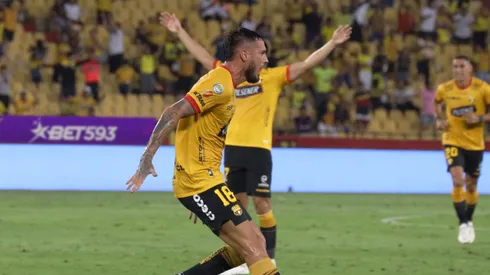 El 'Polaco' anotó los dos goles de Barcelona SC en este debut.