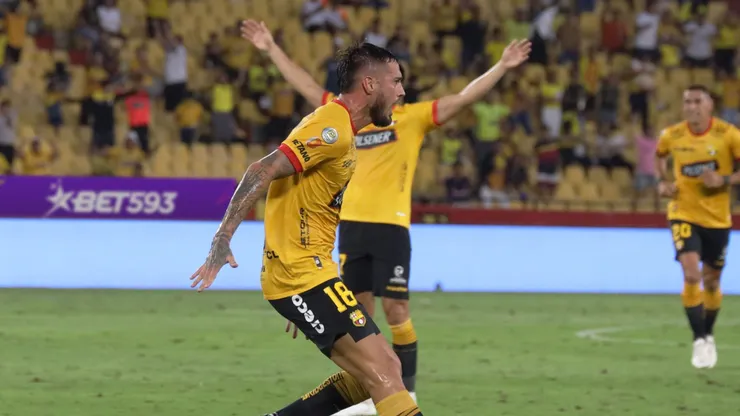 El 'Polaco' anotó los dos goles de Barcelona SC en este debut.