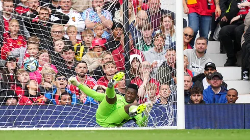 El portero camerunés sufrió uno de los mejores golazos del año.