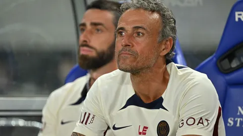 Luis Enrique y, al lado, su mano derecha Rafel Pol.