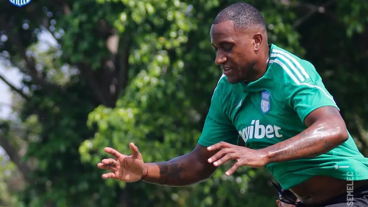 El delantero ecuatoriano reveló lo que tuvo que dejar para llegar a Emelec