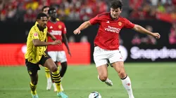 El central no logra afianzarse en el Manchester United y busca salir esta temporada