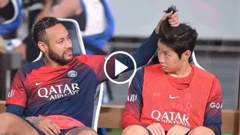 Luis Enrique sigue sin ponerlo, pero Neymar encontró una curiosa forma de divertirse en la banca del PSG