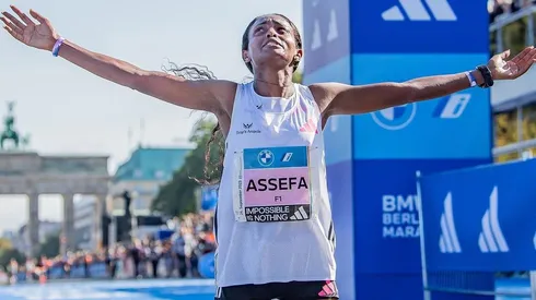 ¿Zapatillas que se usan una vez y se tiran? El calzado "descartable" que logró un récord del mundo