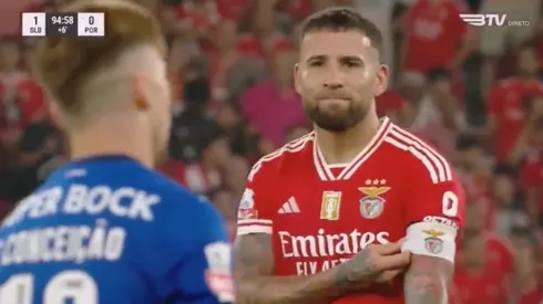 Otamendi no se guardó nada y le dedicó particular gesto a Francisco Conceição