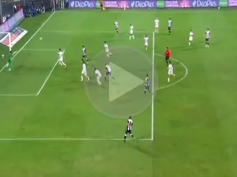 La espectacular atajada de Carlos Cáceda ante el ataque de Alianza Lima