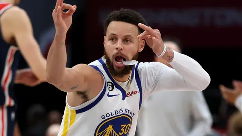 Stephen Curry con Golden State Warriors en la NBA.