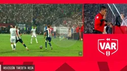 Bernardo Cuesta le mete codo a Carlos Zambrano, pero el árbitro solo le puso tarjeta amarilla
