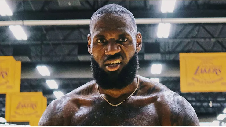 LeBron James con Los Angeles Lakers en la NBA.