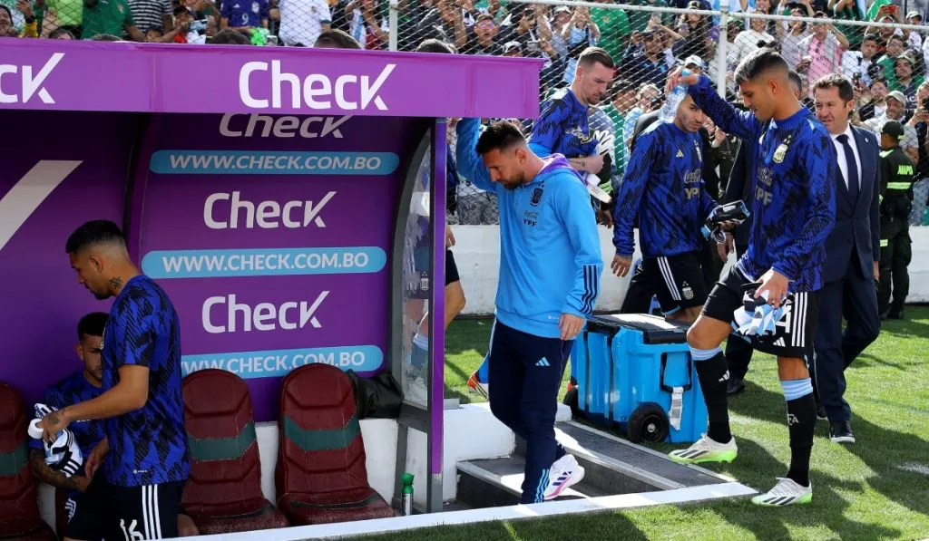 Lionel Messi, en el banco vs. Bolivia: Getty Images
