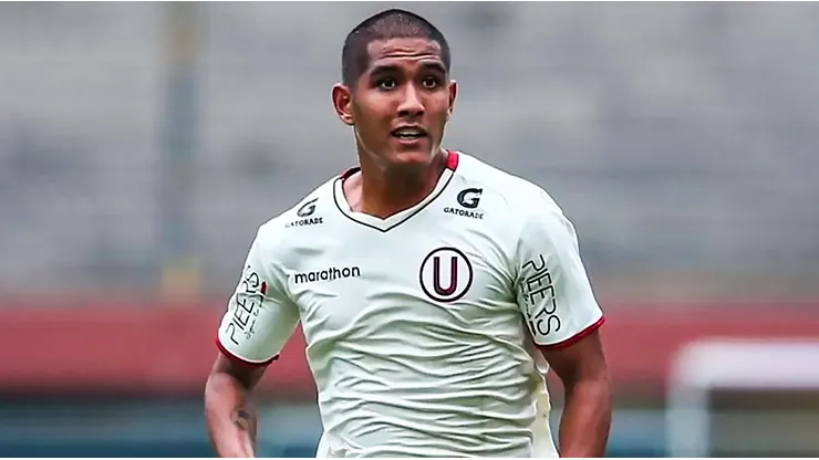 Universitario de Deportes y Roberto Siucho.