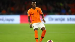 Quincy Promes, jugando para Países Bajos en 2019.