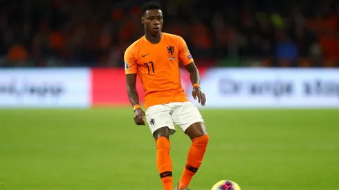 Quincy Promes, jugando para Países Bajos en 2019.