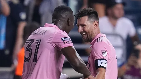 Kamal Miller y Lionel Messi.