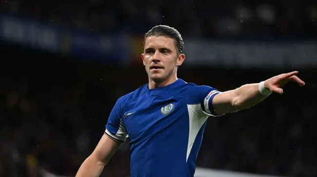 Gallagher llevará la cinta ante Aston Villa.