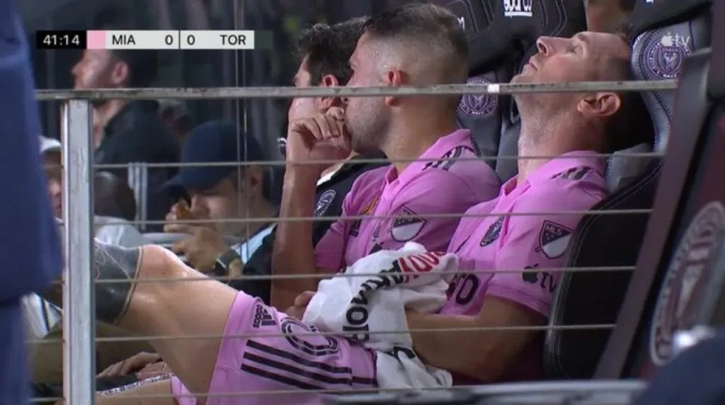 Messi tras pedir el cambio en Inter Miami vs. Toronto FC (Foto: captura de pantalla Apple TV)