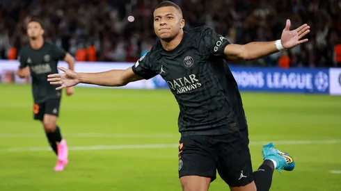 Mbappé figura entre los 30 candidatos para quedarse con el trofeo.