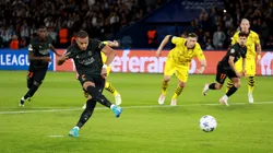 Mbappé abrió el marcador de penal.