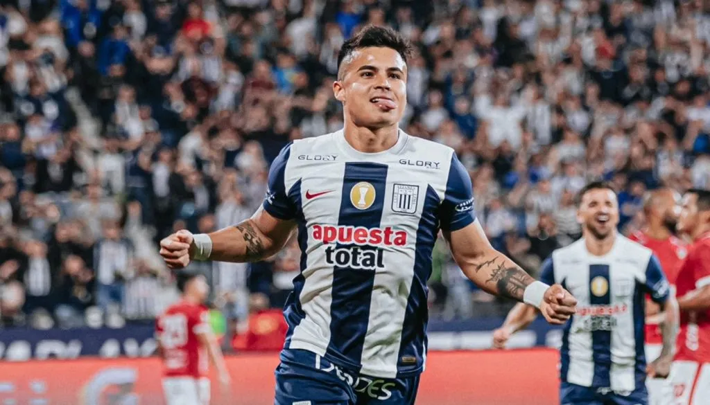 Lagos festejando un gol con Alianza. (Foto: Alianza Lima Prensa)