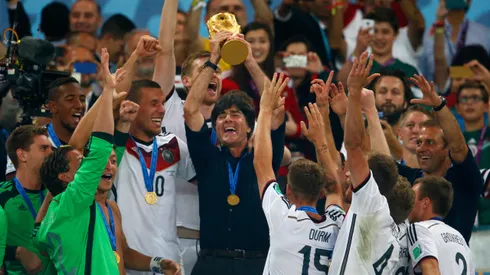 Low podría volver a dirigir: la selección que está cerca de contratarlo