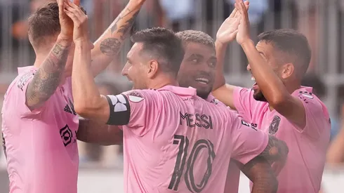 Robert Taylor, Lionel Messi, Josef Martínez y Jordi Alba.