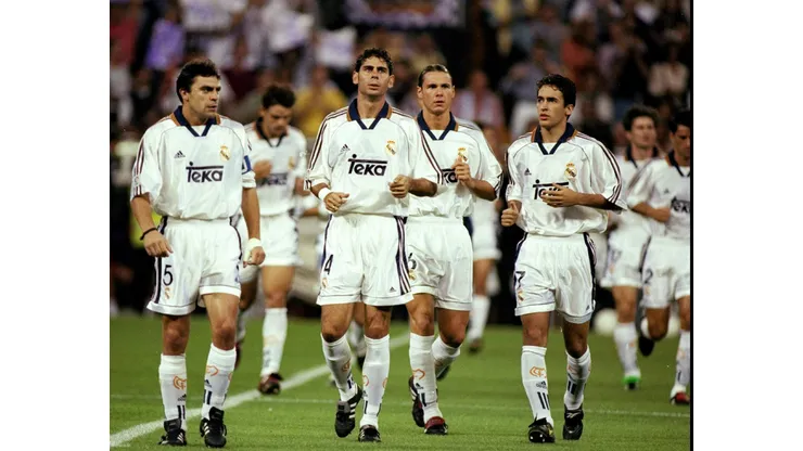 19 Sep 1998: Manuel Sanchis, Fernando Hierro, Fernando Redondo and Raul (left-right) of Real Madrid at the start of a match against Barcelona in Madrid, Spain. The game ended in a draw 2-2. Mandatory Credit: Clive Mason /Allsport