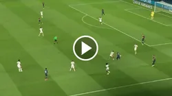 Mbappé intentó salir con un lujo pero Niza lo aprovechó para marcar el primero