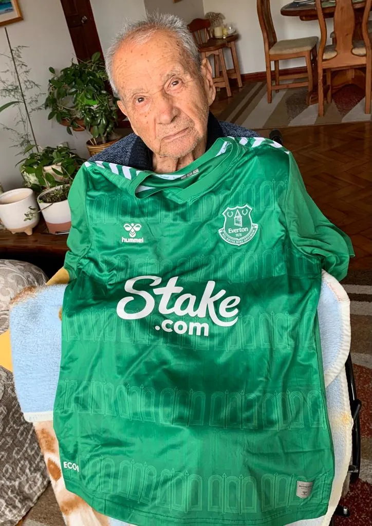 Jordan Pickford regaló su camiseta a Carlos Espinoza