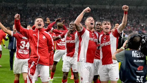 Los belgas no podrán contar con su lateral izquierdo y llegarán mermados para el debut contra Barcelona