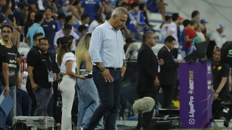 El DT tomaría esta decisión respecto a su futuro en Emelec