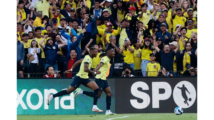 QUITO, ECUADOR - SEPTEMBER 12: Felix Torres of Ecuador celebrates after scoring the team's second goal during a FIFA World Cup 2026 Qualifier match between Ecuador and Uruguay at Estadio Rodrigo Paz Delgado on September 12, 2023 in Quito, Ecuador. (Photo by Franklin Jacome/Getty Images)