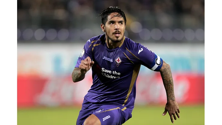 FLORENCE, ITALY - JANUARY 21: Juan Manuel Vargas of ACF Fiorentina in action during the TIM Cup match between the TIM Cup match between ACF Fiorentina and Atalanta BC at Artemio Franchi on January 21, 2015 in Florence, Italy. (Photo by Gabriele Maltinti/Getty Images)