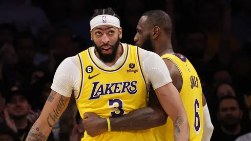 Anthony Davis y LeBron James.