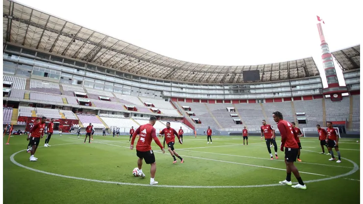 El esquemático 11 titular de Perú para enfrentar a Brasil
