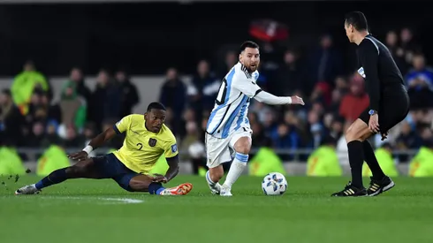 Los aficionados ecuatorianos explotan por esta falta de Messi a un jugador ecuatoriano