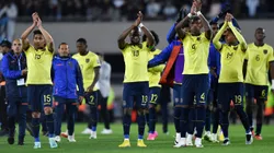 BUENOS AIRES, ARGENTINA - SEPTEMBER 07: Enner Valencia of Ecuador (C) and teammates applaud the fans after the FIFA World Cup 2026 Qualifier match between Argentina and Ecuador at Estadio Más Monumental Antonio Vespucio Liberti on September 07, 2023 in Buenos Aires, Argentina. (Photo by Marcelo Endelli/Getty Images)