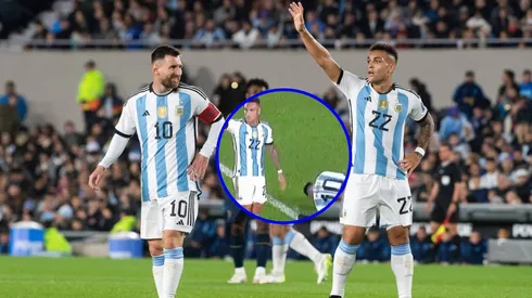 Messi se topó con Lautaro Martínez y terminó en el suelo.