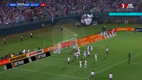 El poste una vez más salva a la Selección Peruana