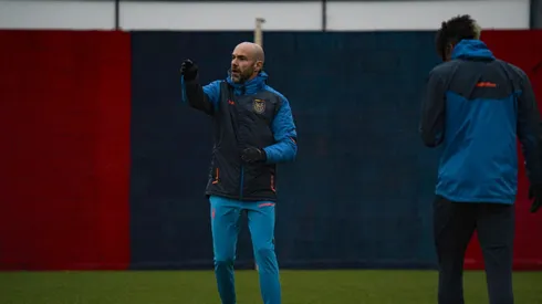 Félix Sánchez realizó su primera convocatoria para un partido oficial de la Selección de Ecuador