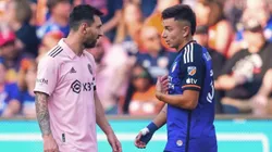 Álvaro Barreal, junto a Lionel Messi en el duelo Inter Miami vs. FC Cincinnati.