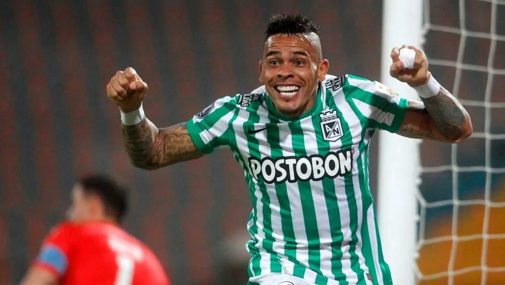 Jonatan Álvez con la camiseta de Atlético Nacional de Colombia.