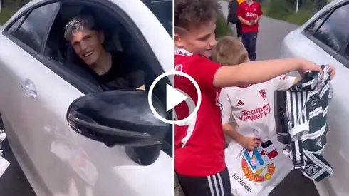 Alejandro Garnacho regala su camiseta nueva a dos fanáticos del Manchester United