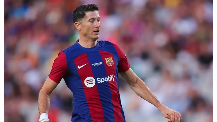 Robert Lewandowski exige refuerzos para quedarse en el FC Barcelona. Getty Images.