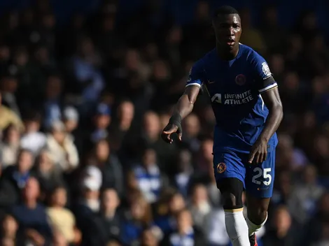 Moisés Caicedo sorprendido y molesto con su cambio en el partido de Chelsea