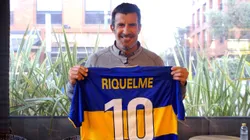Luis Figo le entregó a Legends la camiseta que intercambió con Juan Román Riquelme en la Copa Intercontinental 2000. Foto: Legends.