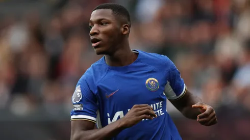 Moisés Caicedo presentó una nueva camiseta con Chelsea