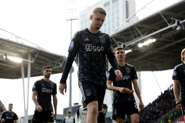 Van der Vaart no cree que el Ajax tenga jugadores de calidad. (Photo by Rico Brouwer/Soccrates/Getty Images)