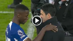 Así fue el importante abrazo y saludo de Moisés Caicedo y Mikel Arteta