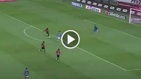 Jordy Caicedo tuvo dos claras para el empate de Atlas en México